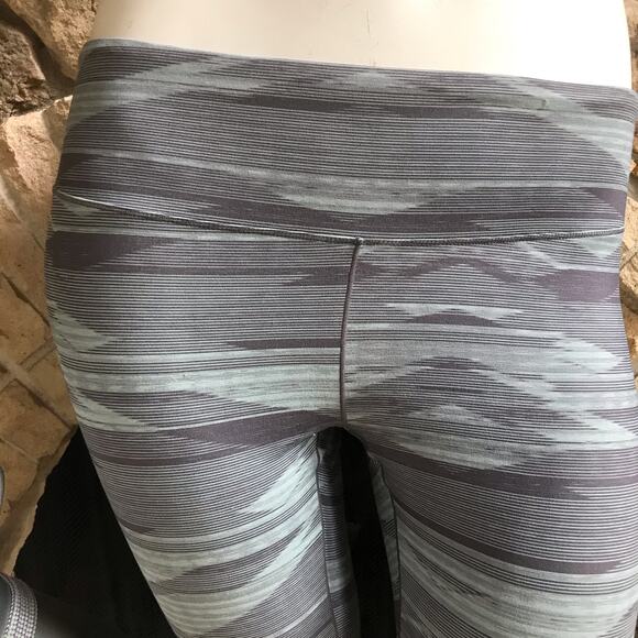 Prana Green Striped Yoga Cropped Leggings Women’s Size XL Style # W41180320 - Picture 4 of 9